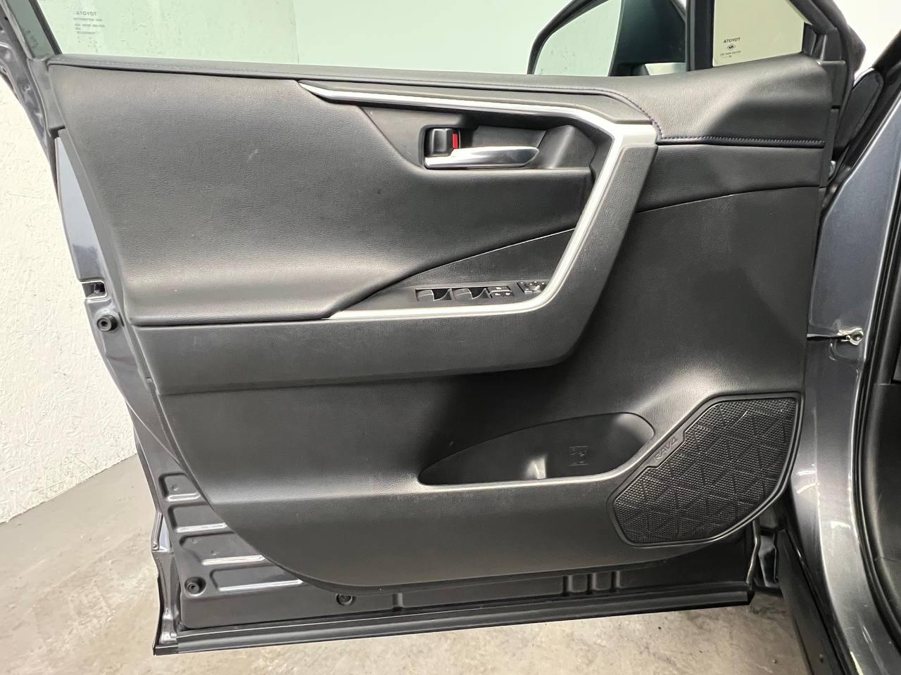 Toyota RAV4 Hybrid XSE AWD 2021