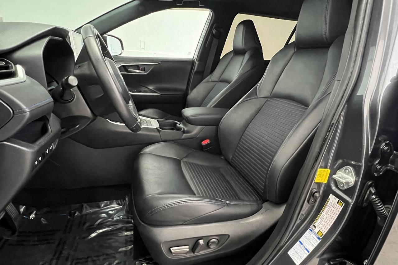 Toyota RAV4 Hybrid XSE AWD 2021