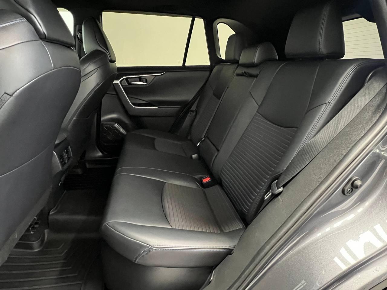 Toyota RAV4 Hybrid XSE AWD 2021