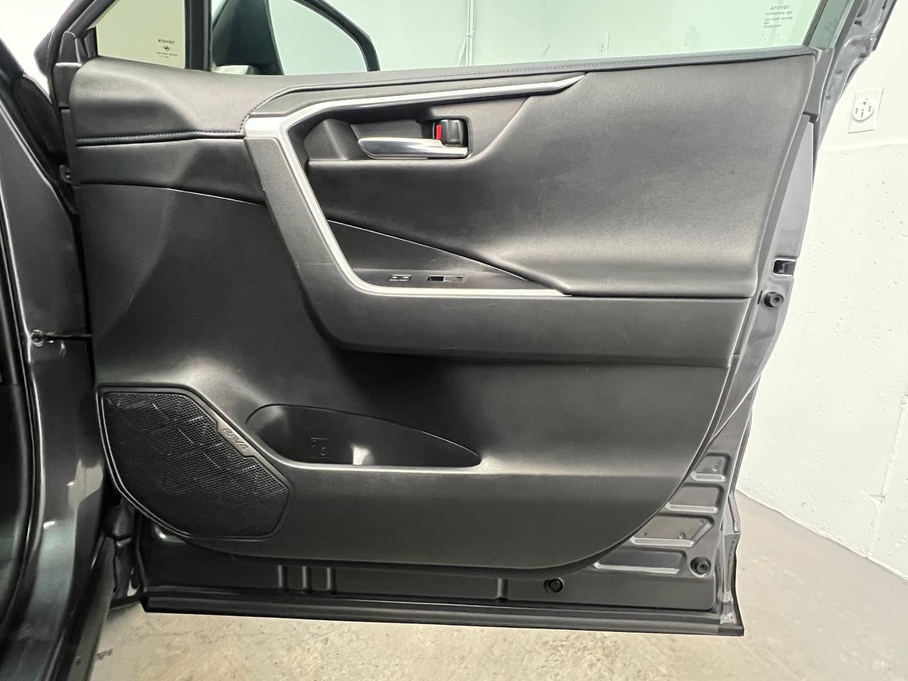 Toyota RAV4 Hybrid XSE AWD 2021