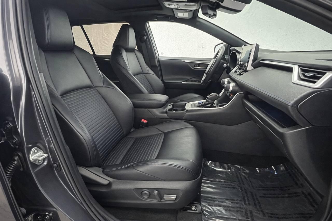 Toyota RAV4 Hybrid XSE AWD 2021