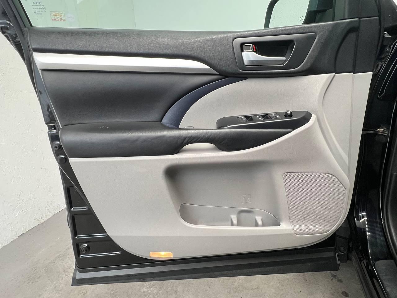 Toyota Highlander XLE V6 AWD (Natl) 2017