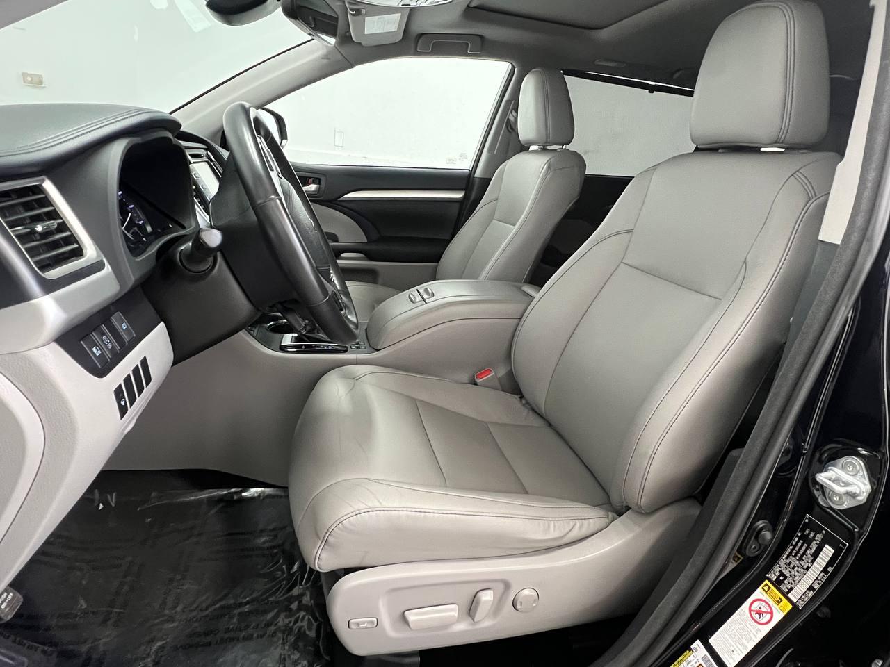 Toyota Highlander XLE V6 AWD (Natl) 2017