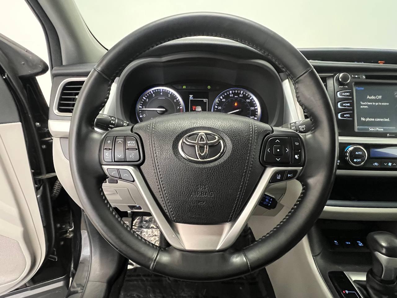 Toyota Highlander XLE V6 AWD (Natl) 2017