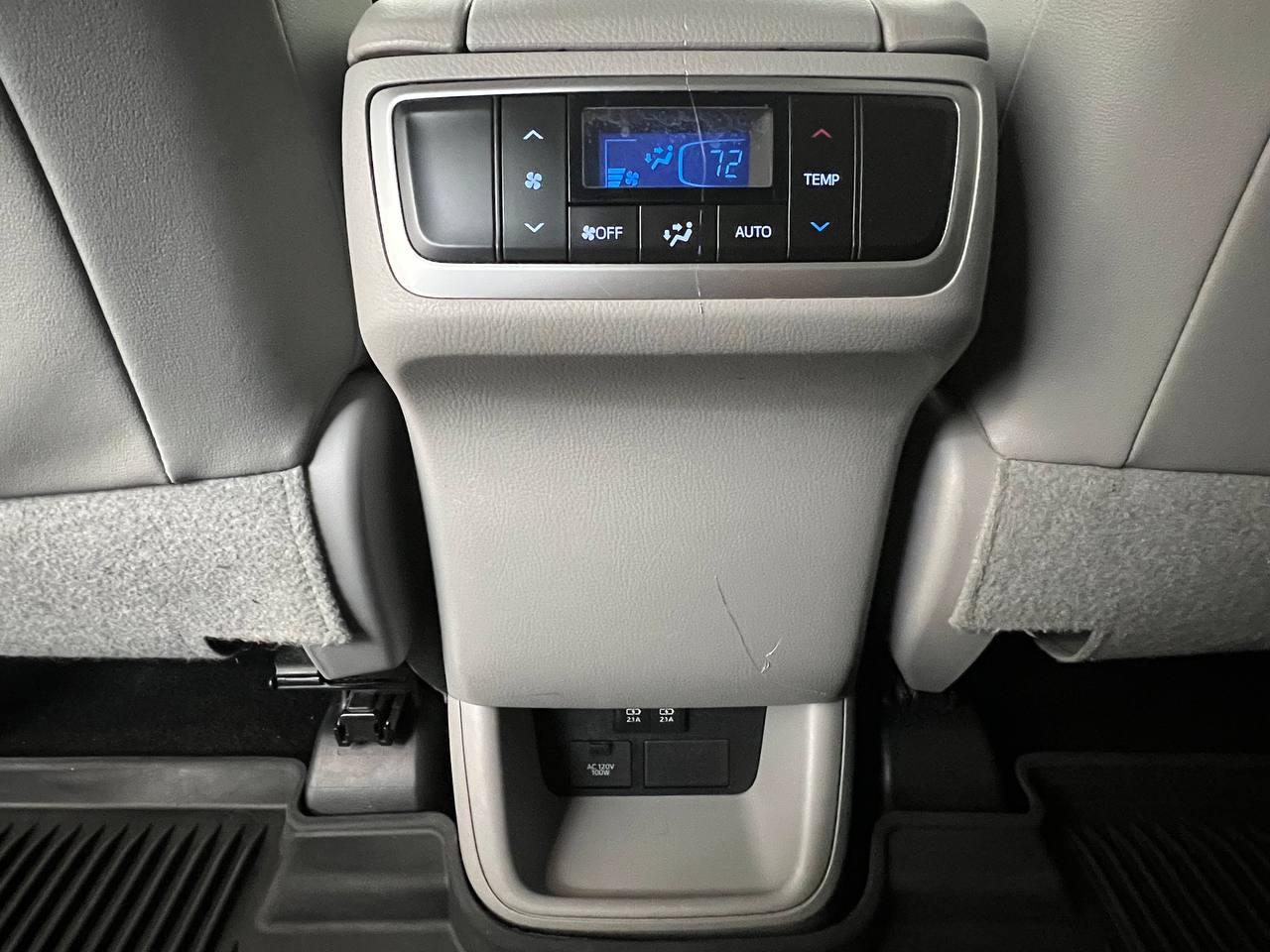 Toyota Highlander XLE V6 AWD (Natl) 2017