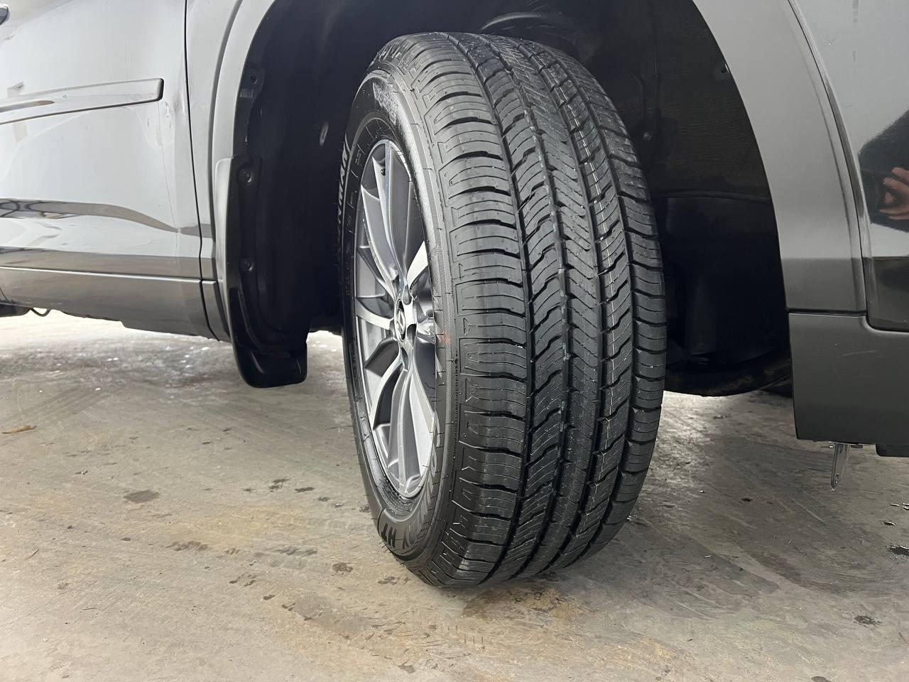 Toyota Highlander XLE V6 AWD (Natl) 2017