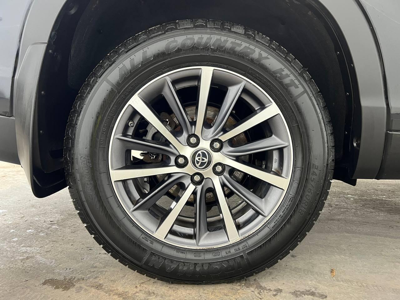 Toyota Highlander XLE V6 AWD (Natl) 2017