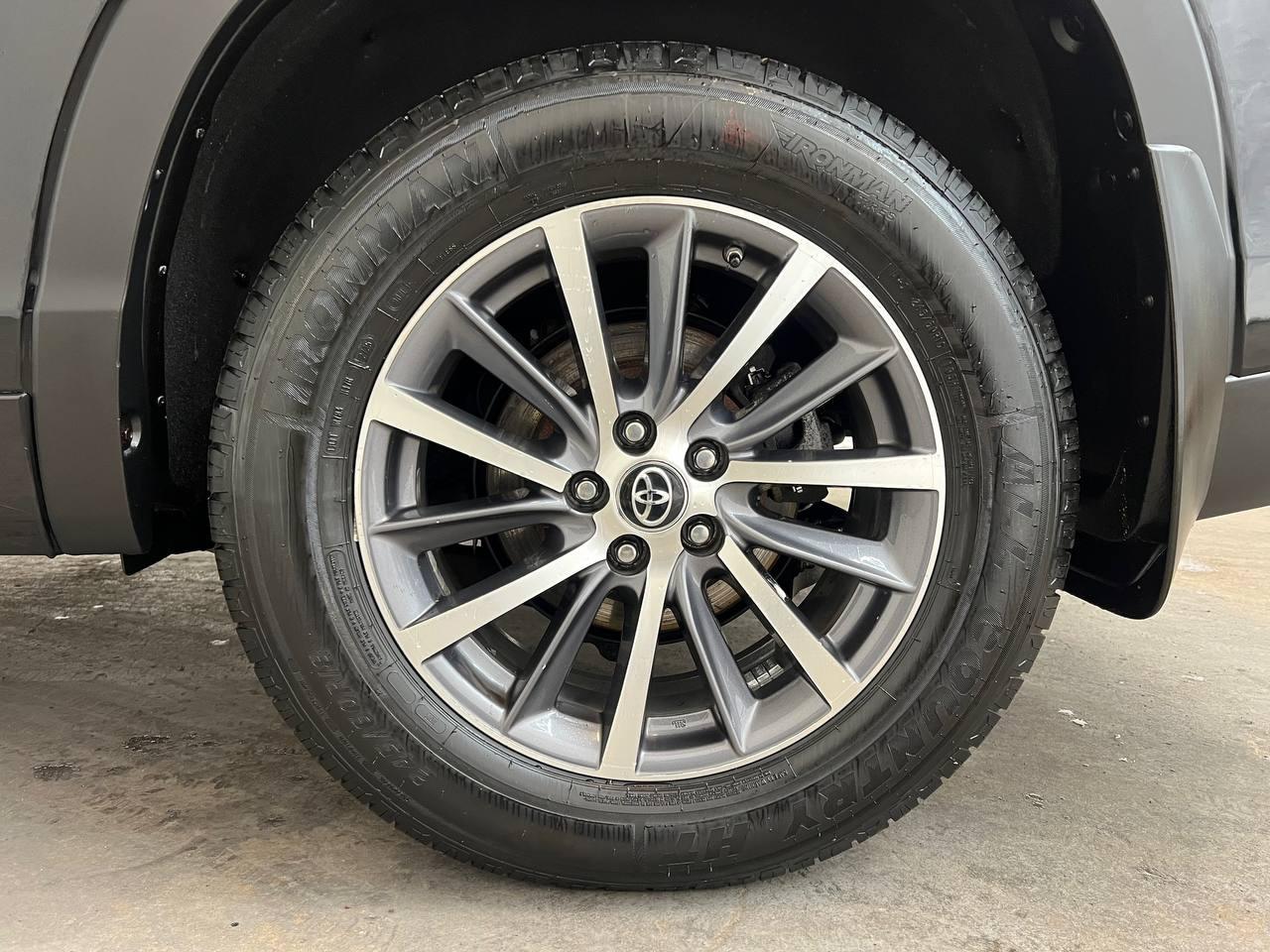 Toyota Highlander XLE V6 AWD (Natl) 2017