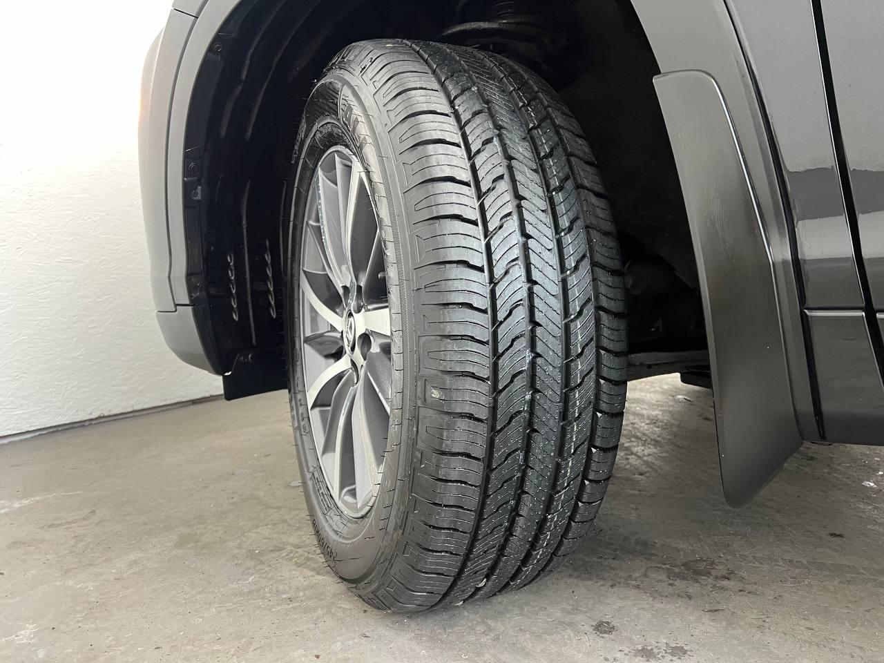 Toyota Highlander XLE V6 AWD (Natl) 2017