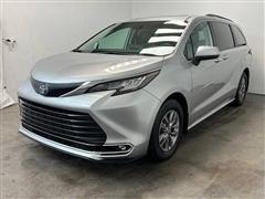 2022 Toyota Sienna 