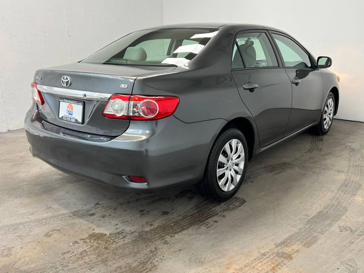 Toyota Corolla 4dr Sdn Auto LE (Natl) 2012