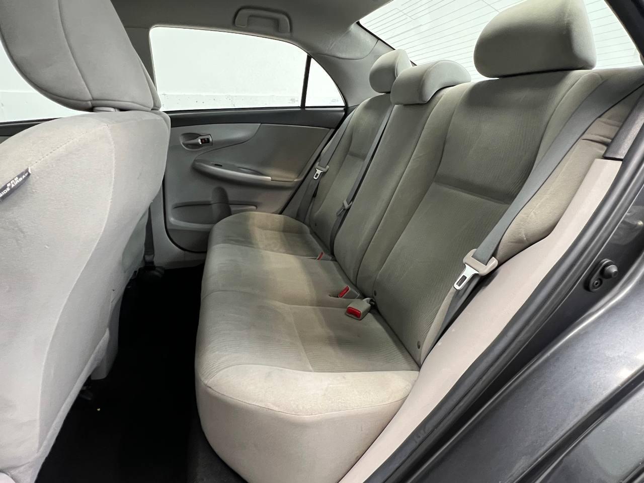 Toyota Corolla 4dr Sdn Auto LE (Natl) 2012