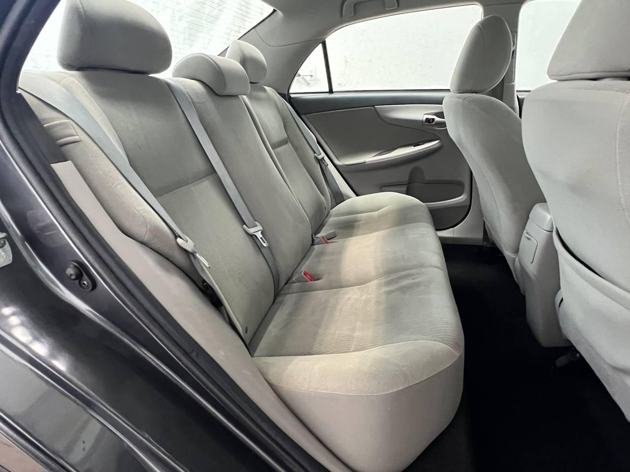 Toyota Corolla 4dr Sdn Auto LE (Natl) 2012