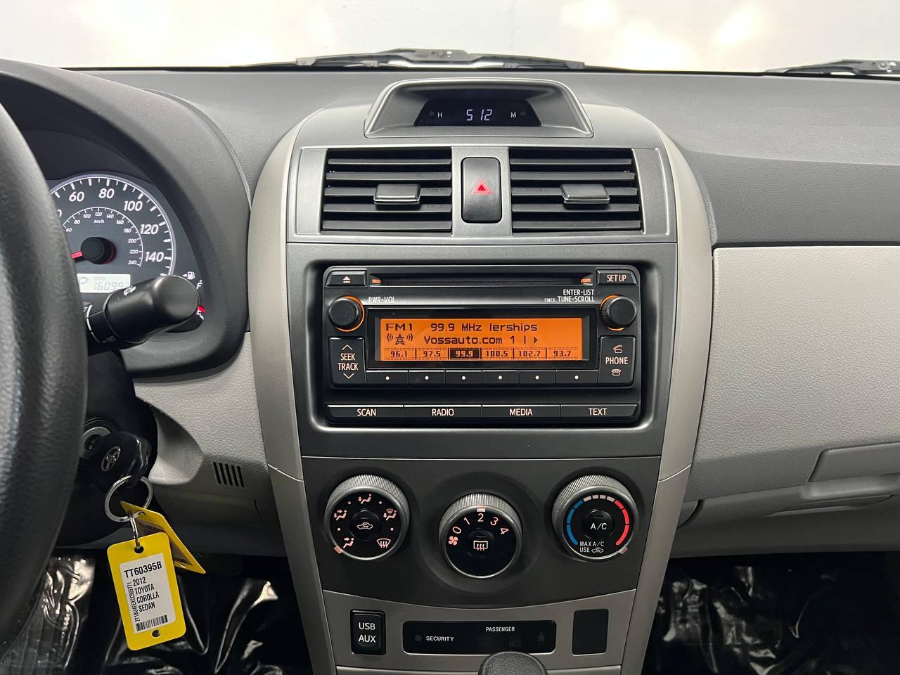 Toyota Corolla 4dr Sdn Auto LE (Natl) 2012