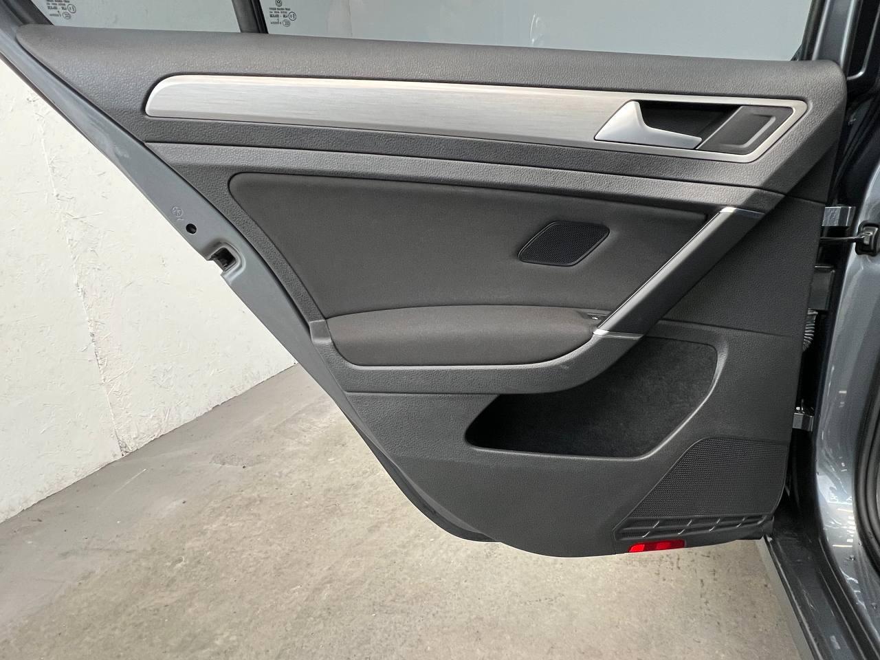 Volkswagen Golf  2017