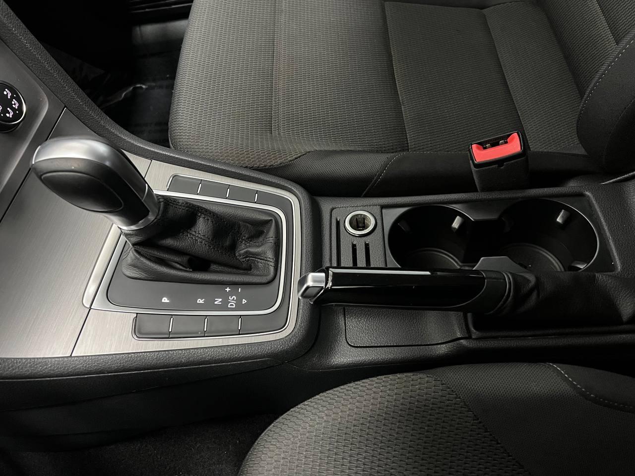 Volkswagen Golf  2017