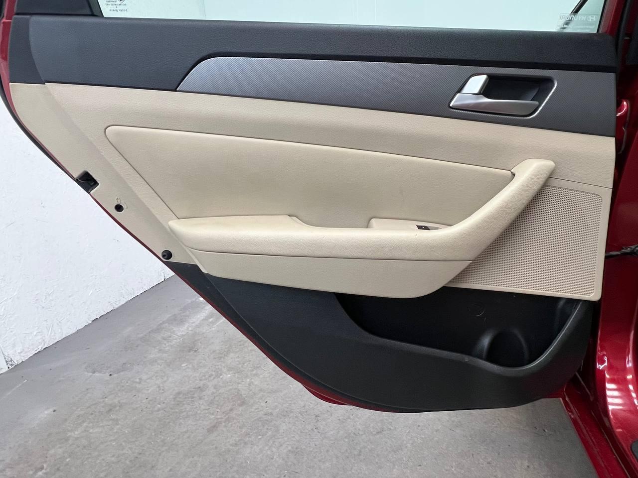 Hyundai Sonata SE 2.4L PZEV 2015