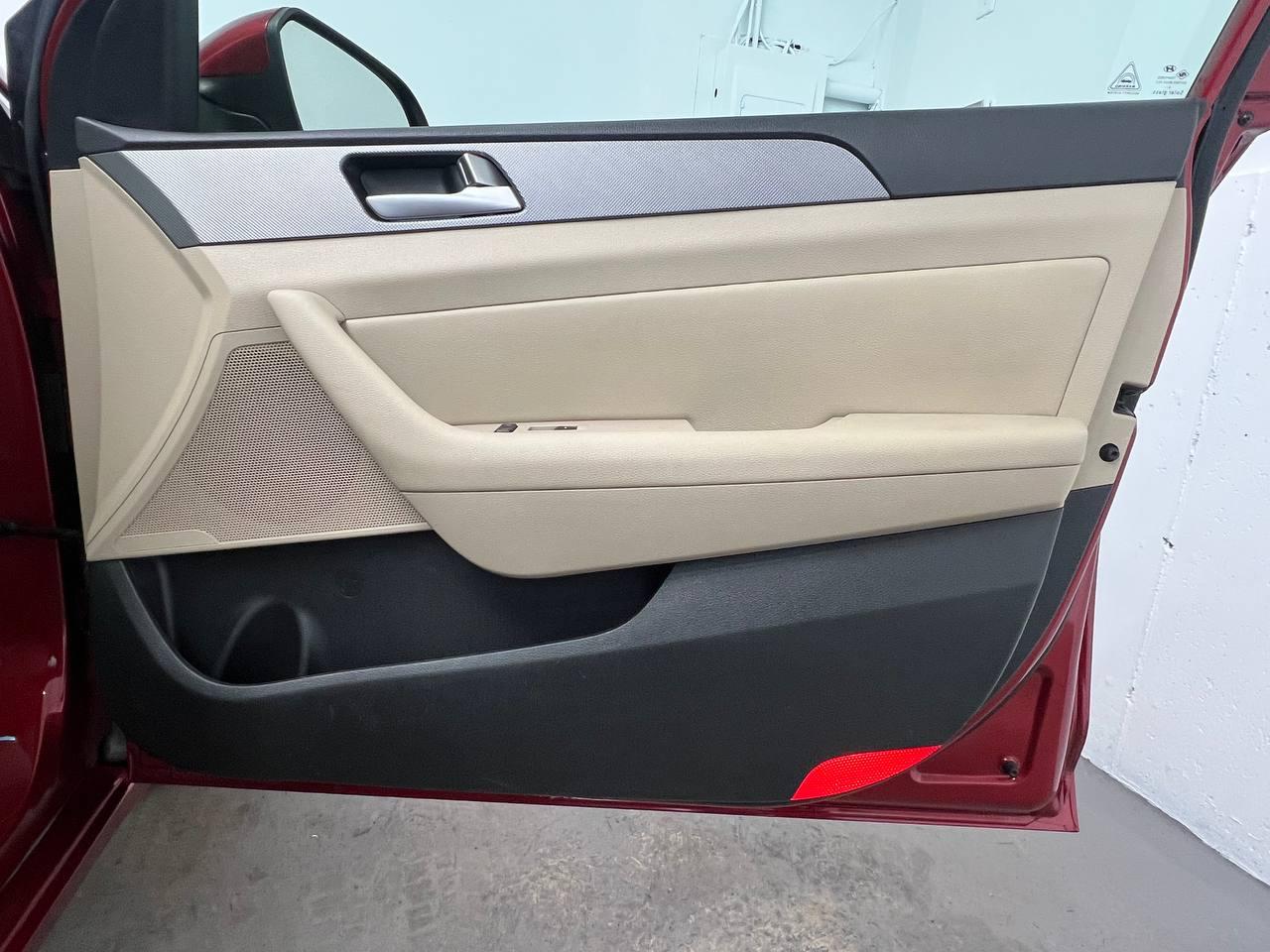 Hyundai Sonata SE 2.4L PZEV 2015