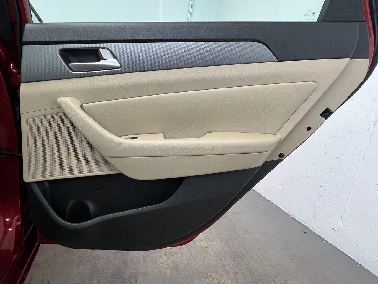 Hyundai Sonata SE 2.4L PZEV 2015