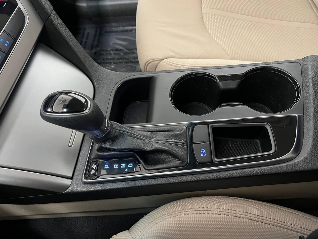 Hyundai Sonata SE 2.4L PZEV 2015