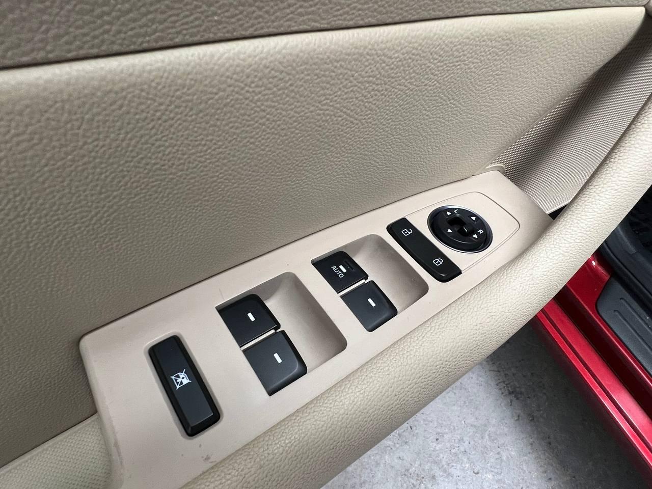 Hyundai Sonata SE 2.4L PZEV 2015