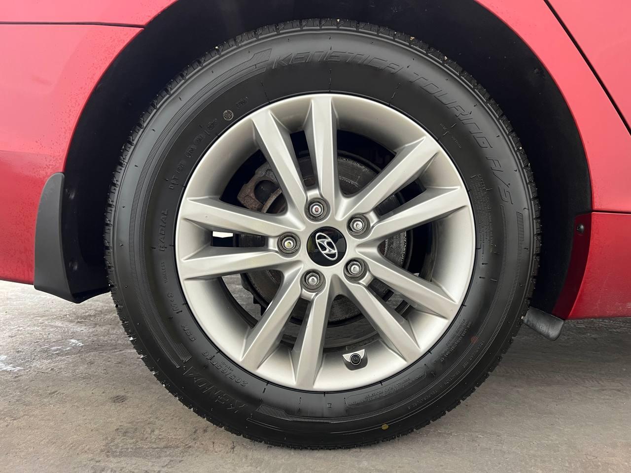 Hyundai Sonata SE 2.4L PZEV 2015