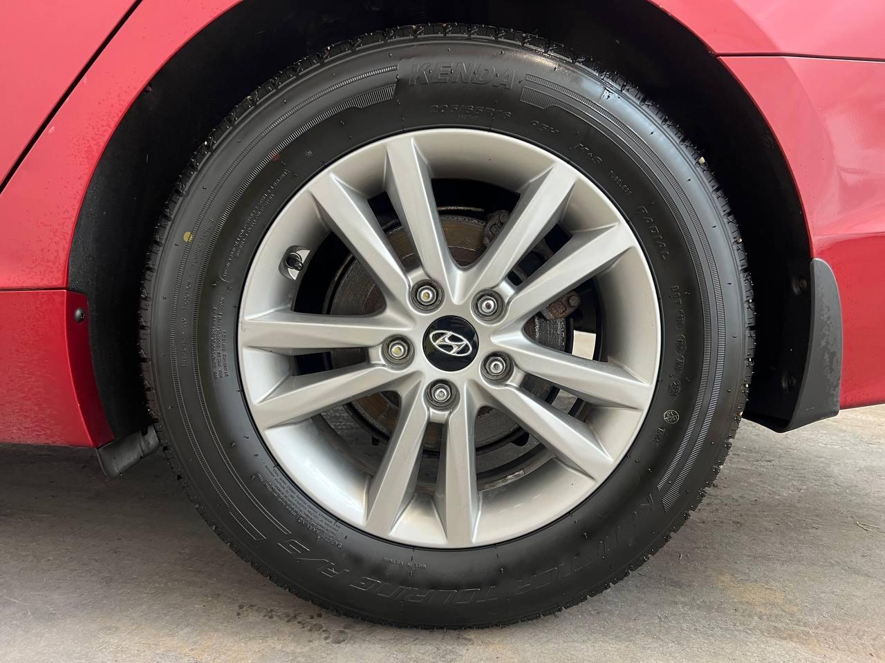 Hyundai Sonata SE 2.4L PZEV 2015