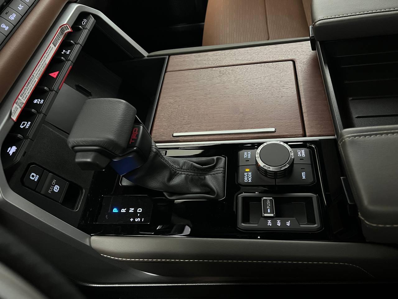 Toyota Tundra 4WD  2025