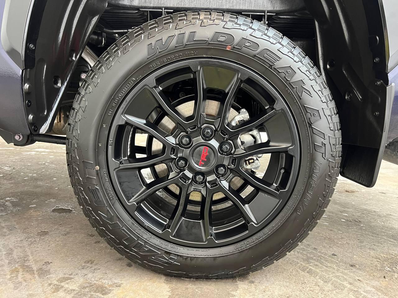 Toyota Tundra 4WD  2025