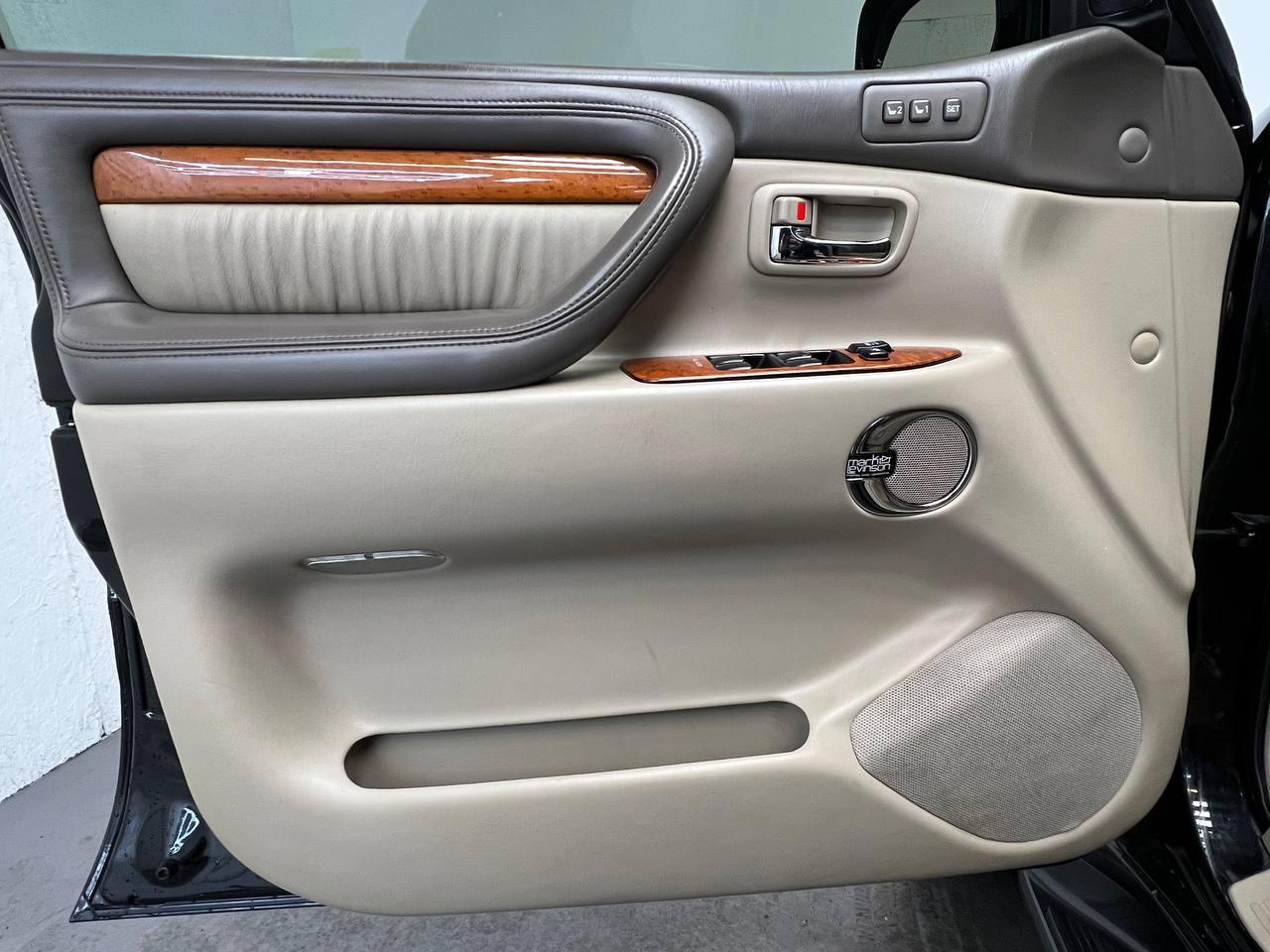 Lexus LX 470 4D SUV 4WD 2005