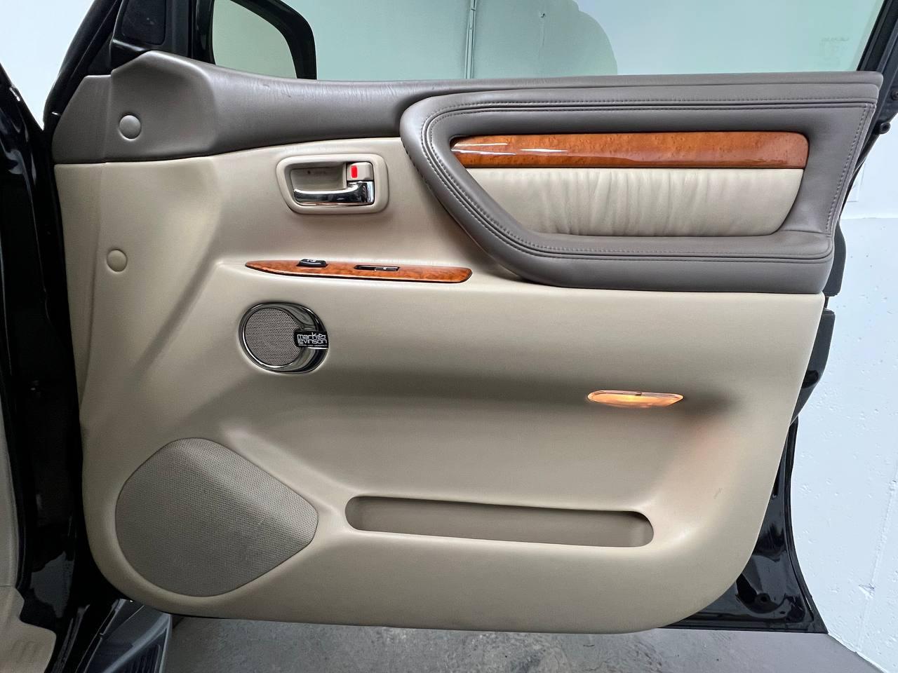 Lexus LX 470 4D SUV 4WD 2005