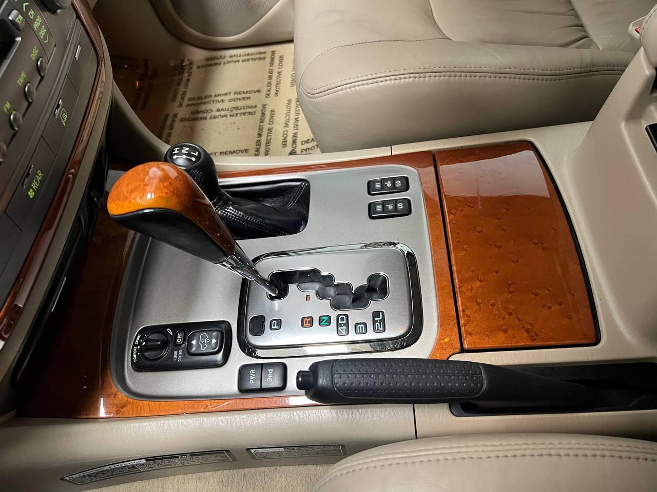 Lexus LX 470 4D SUV 4WD 2005