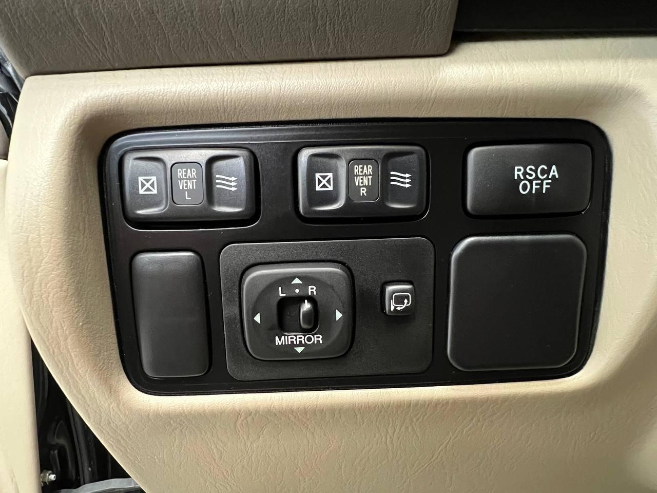 Lexus LX 470 4D SUV 4WD 2005