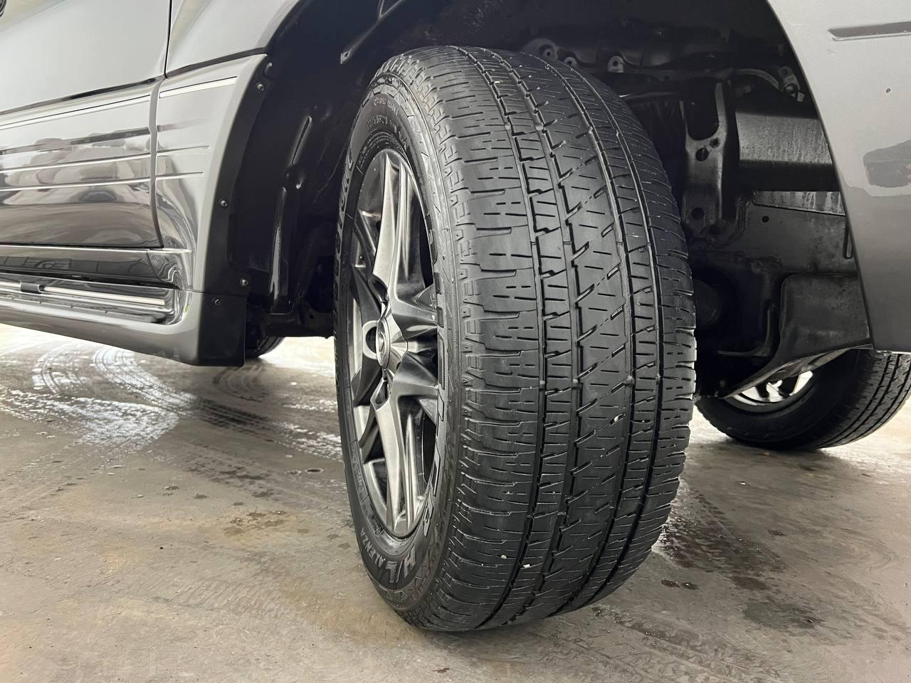 Lexus LX 470 4D SUV 4WD 2005