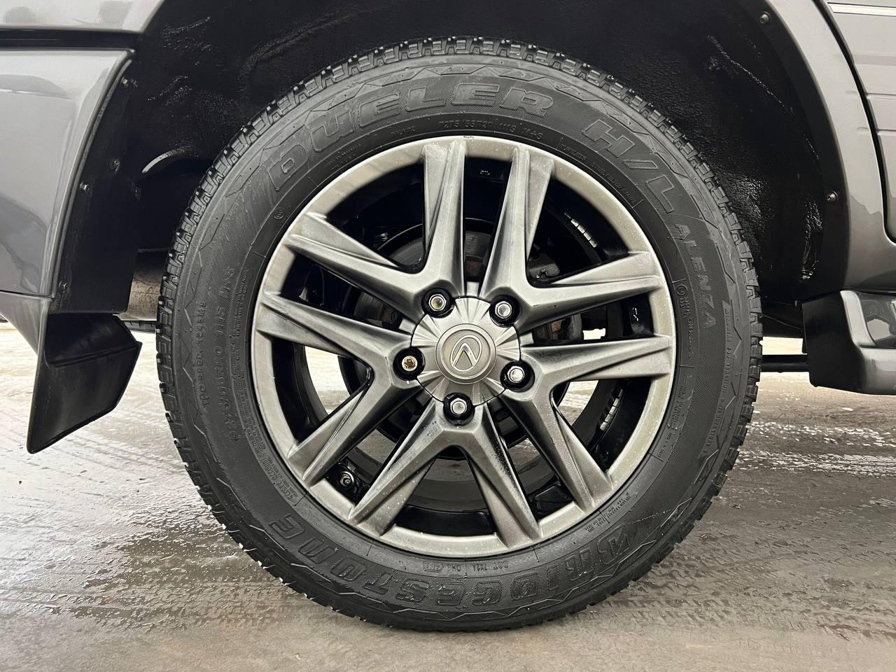 Lexus LX 470 4D SUV 4WD 2005