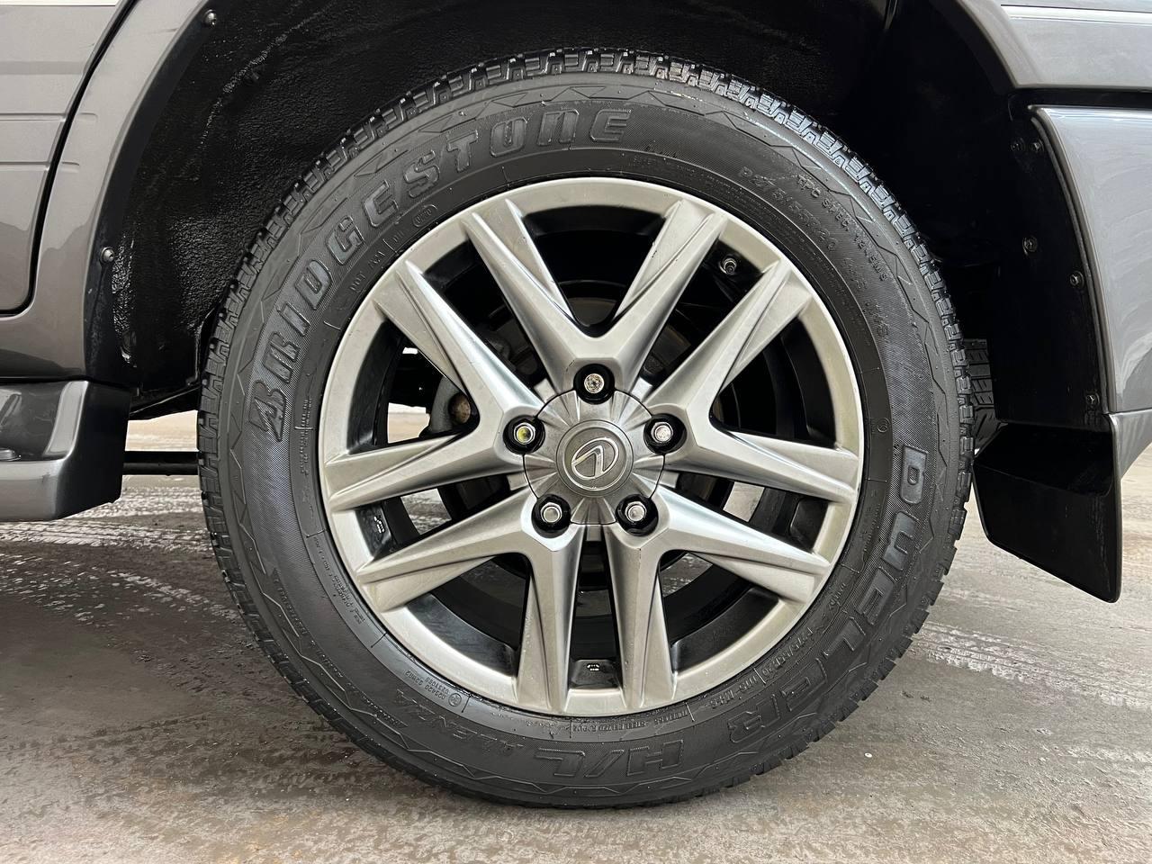 Lexus LX 470 4D SUV 4WD 2005