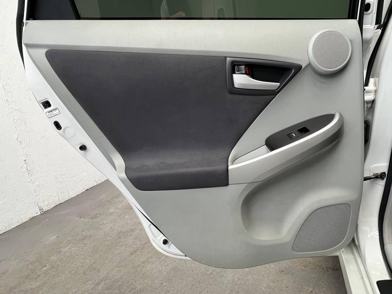 Toyota Prius Base 2010