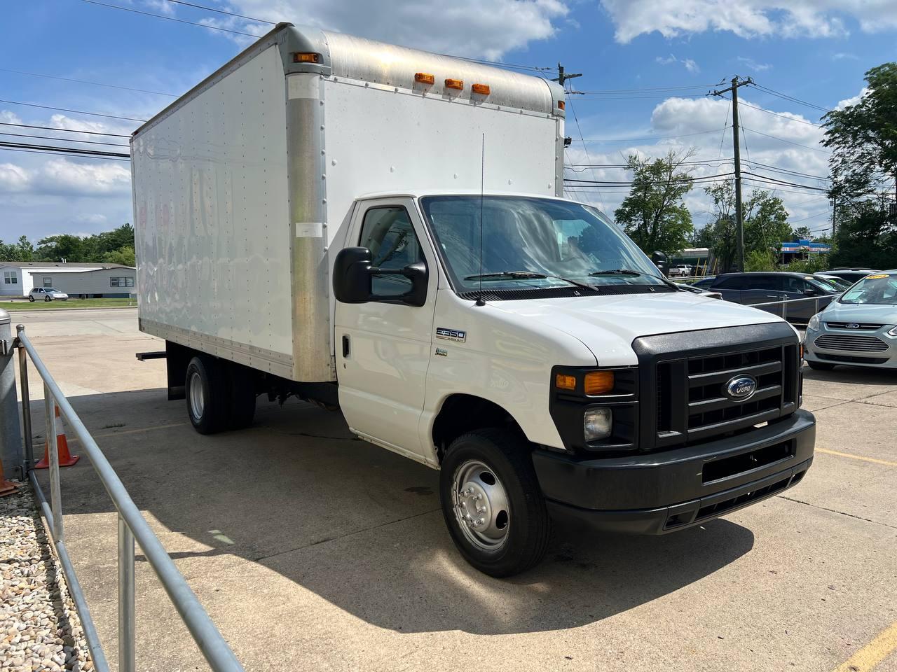 Ford Econoline Commercial Cutaway E-350 Super Duty 138" DRW 2010