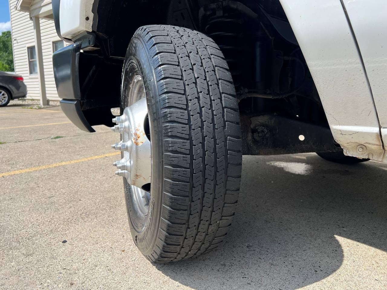Ford Econoline Commercial Cutaway E-350 Super Duty 138" DRW 2010