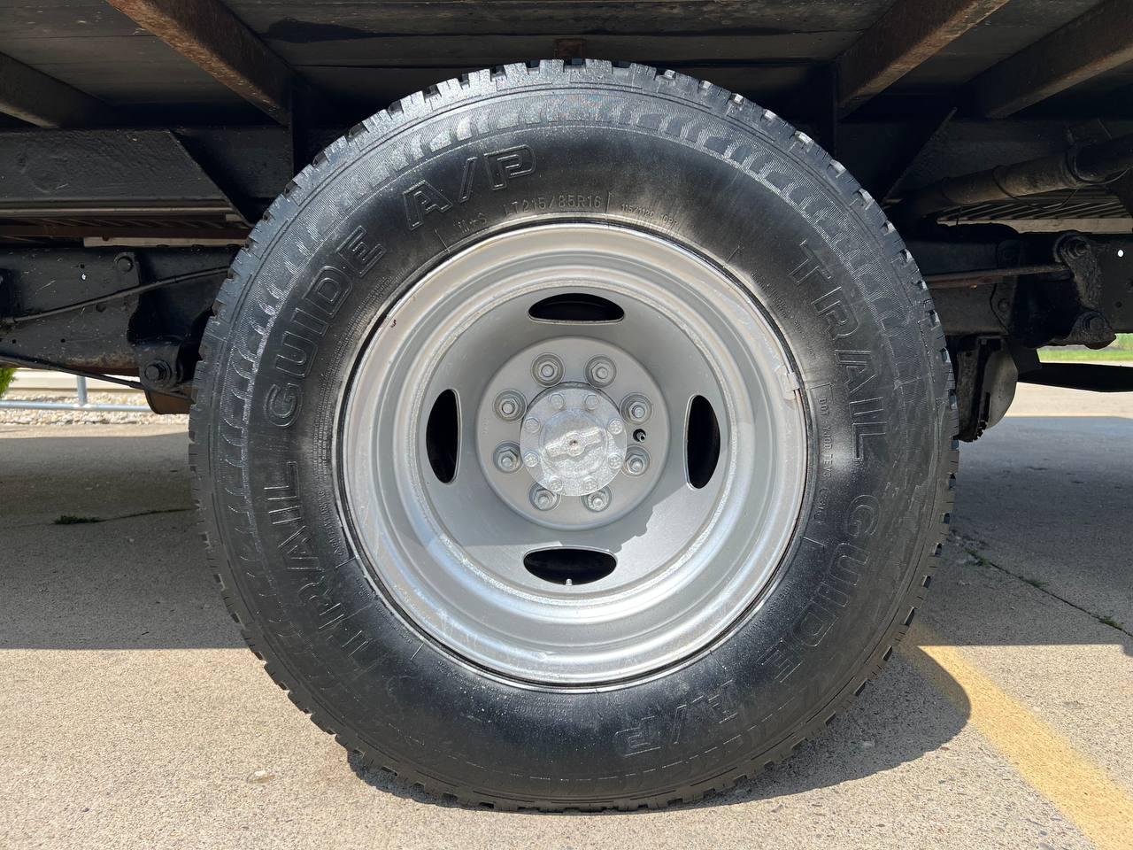 Ford Econoline Commercial Cutaway E-350 Super Duty 138" DRW 2010