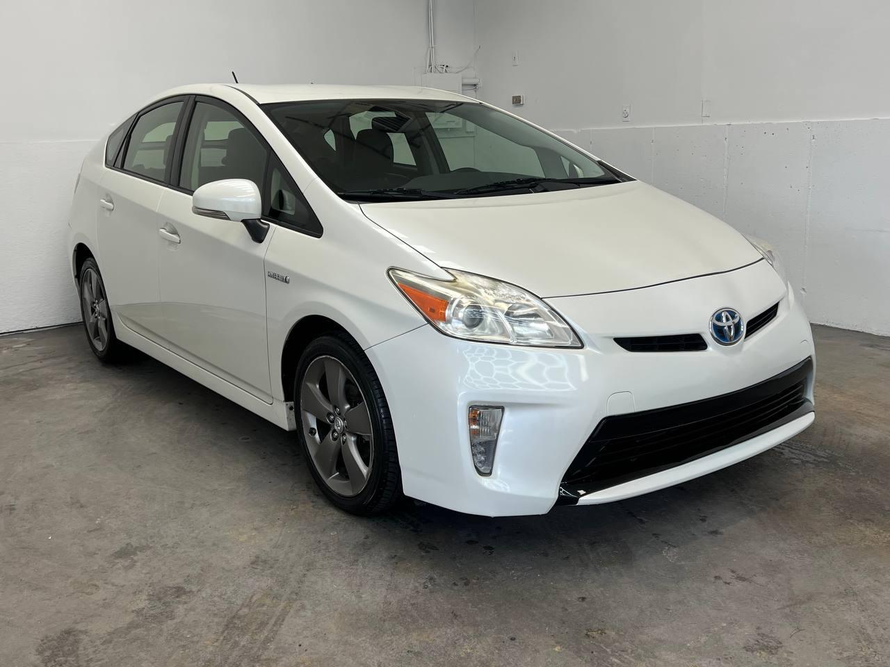 Toyota Prius Persona Series Special Edition 2015