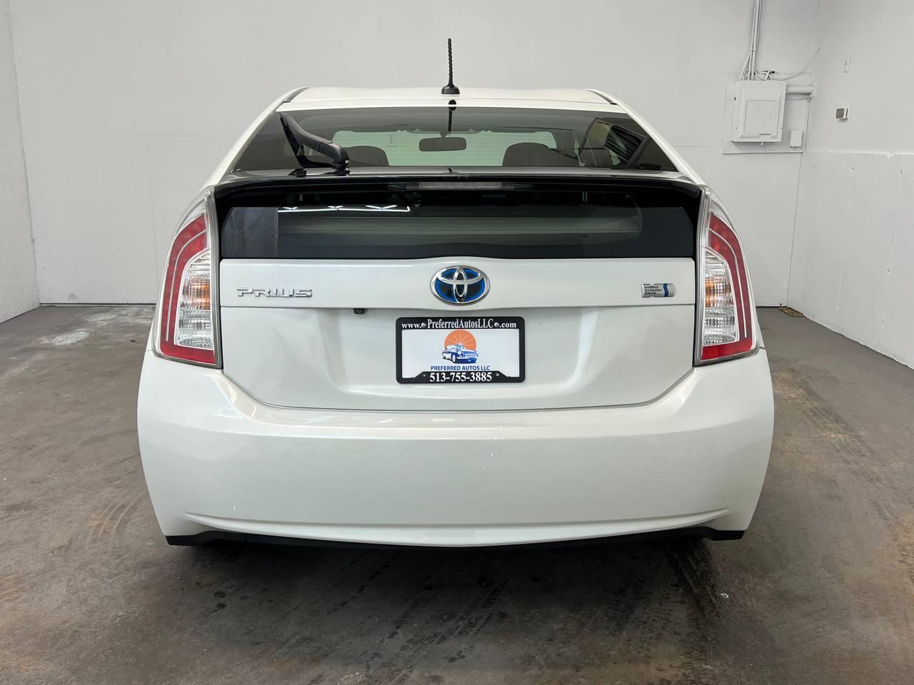 Toyota Prius Persona Series Special Edition 2015