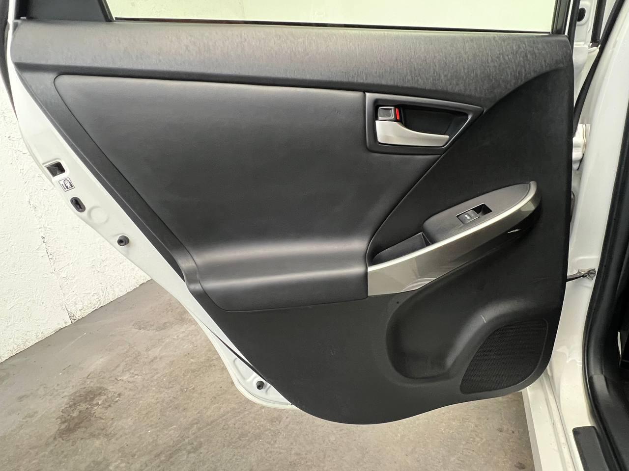 Toyota Prius Persona Series Special Edition 2015