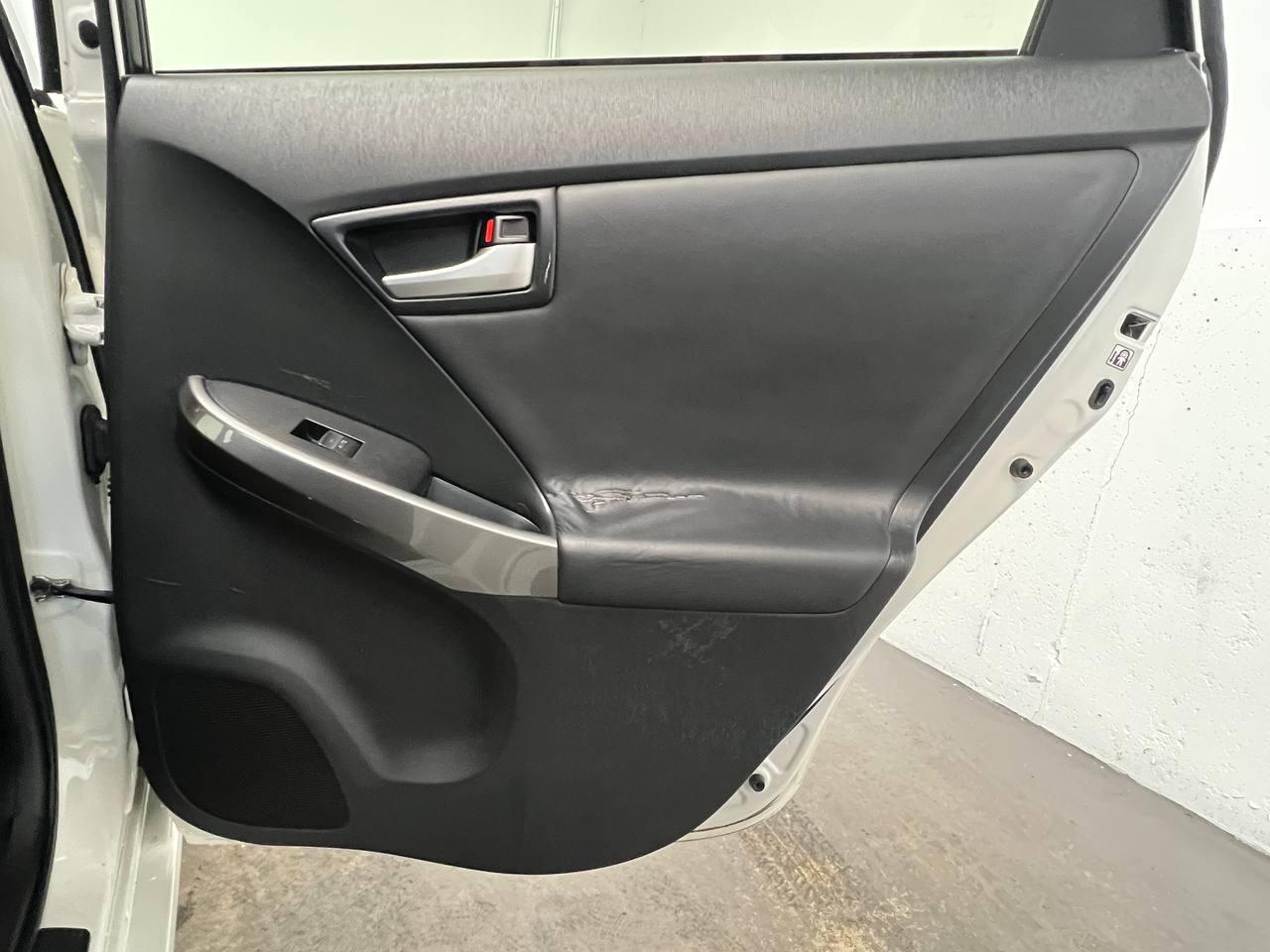 Toyota Prius Persona Series Special Edition 2015