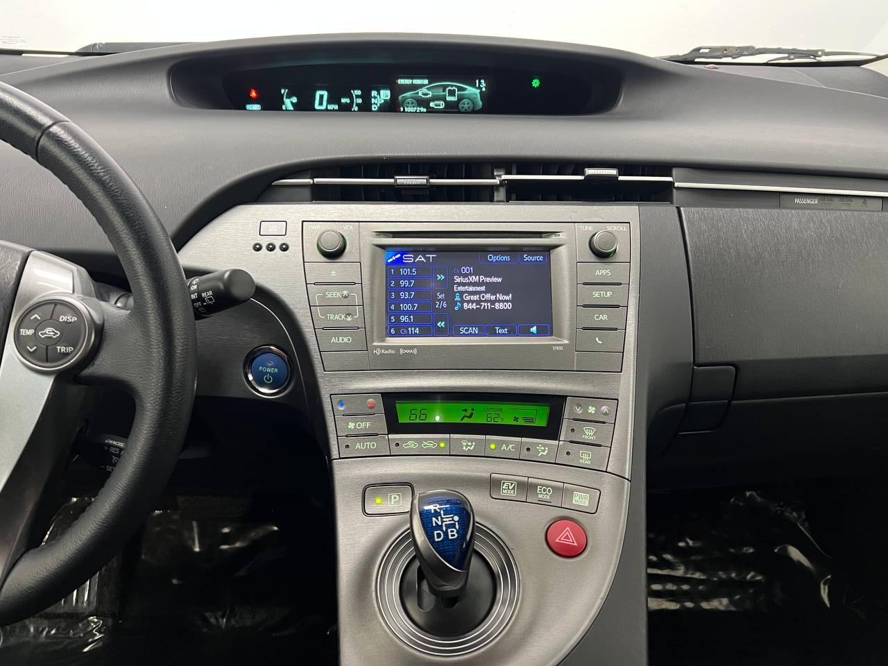 Toyota Prius Persona Series Special Edition 2015