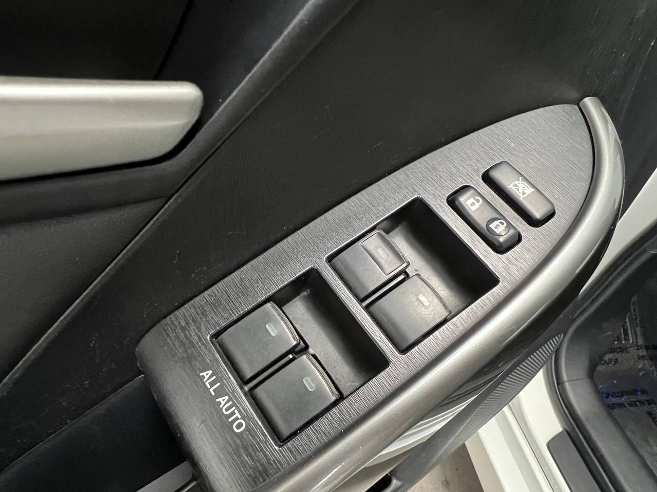 Toyota Prius Persona Series Special Edition 2015