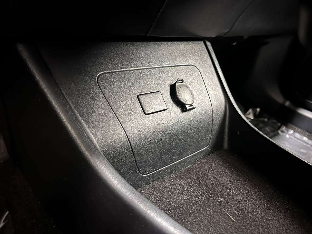 Toyota Prius Persona Series Special Edition 2015