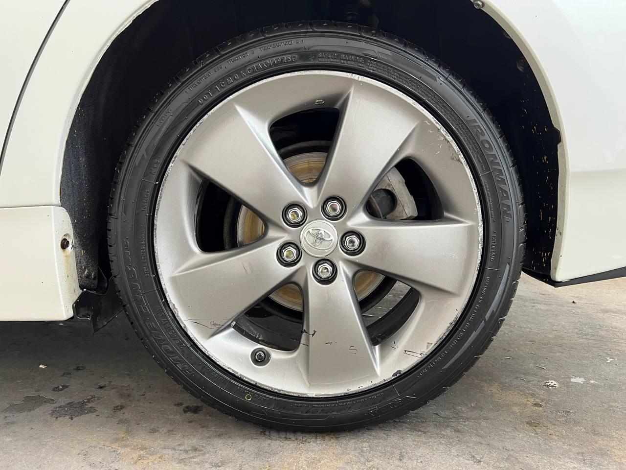 Toyota Prius Persona Series Special Edition 2015