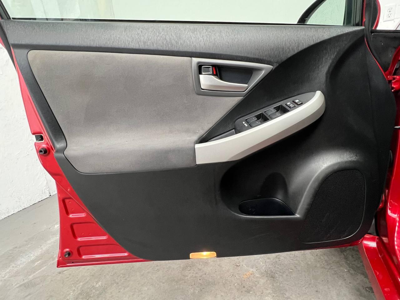 Toyota Prius Three 2012