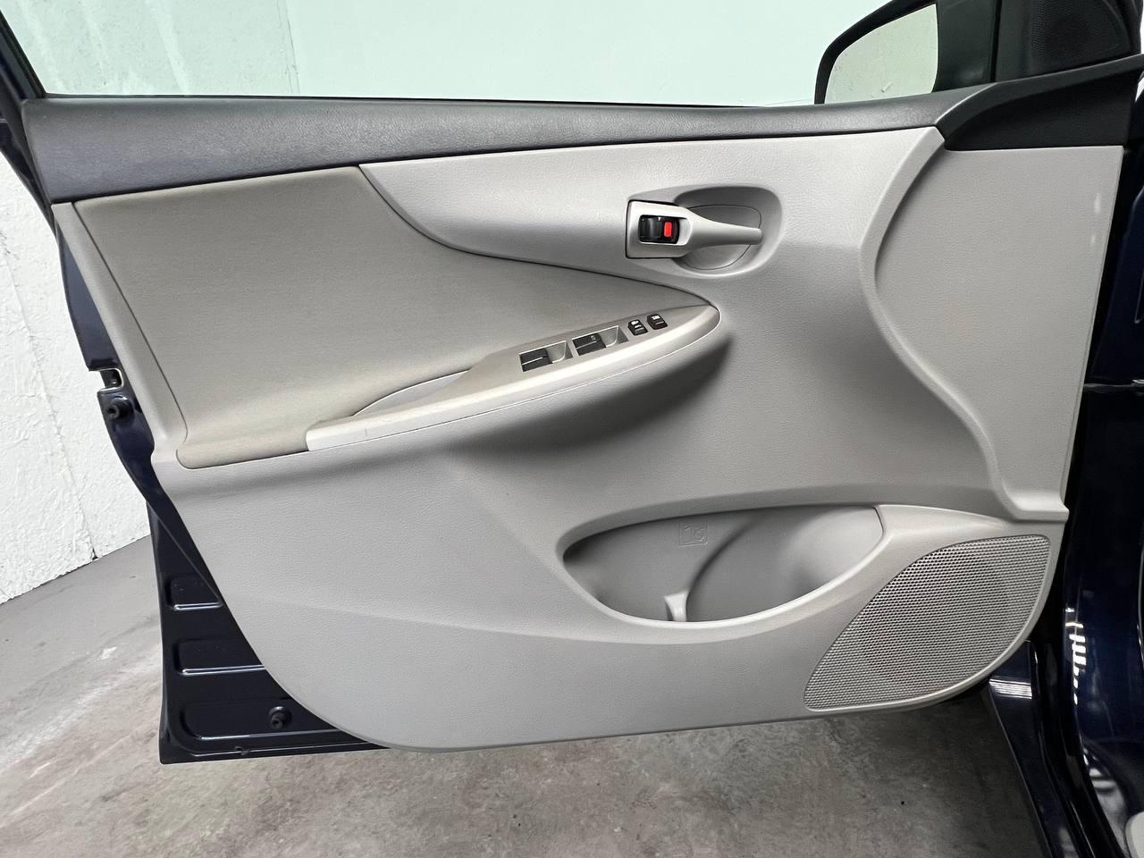 Toyota Corolla LE 2013